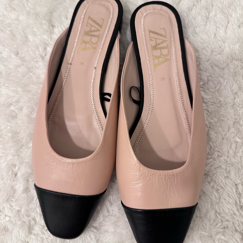 Zara Women's Pink and Black Slip-On Shoes